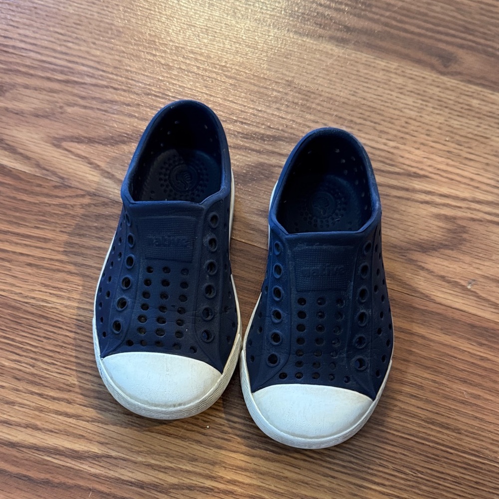 Native Navy Blue Slip-On Jefferson Shoes, size c6